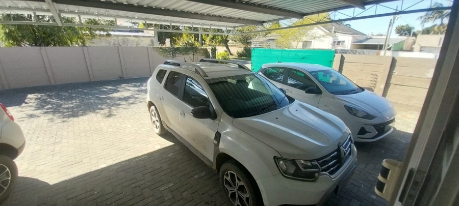 To Let Commercial Property for Rent in Vincent Eastern Cape